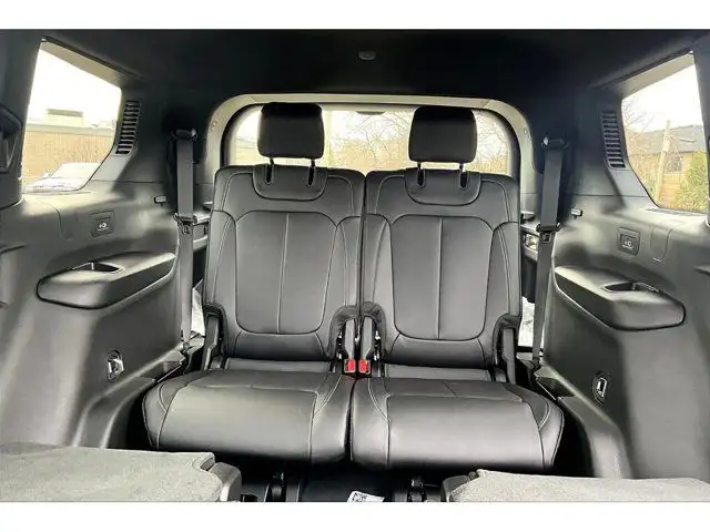 2025 Jeep Grand Cherokee L Limited in Cars & Trucks in Mississauga / Peel Region - Image 16