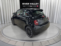 NAVIGATION SYSTEM, AUTOMATIC TEMPERATURE CONTROL, ALLOY WHEELS, SPORT STEERING WHEEL, REAR WINDOW WI... (image 4)