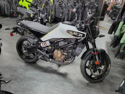 Includes rebate or get 0.99% Financing OAC! Call or Text 306-773-4144! 2024 Husqvarna® Vitpilen 401...