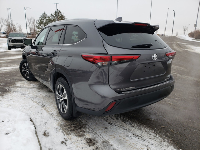 2022 Toyota Highlander XLE XLE 8 Passenger in Cars & Trucks in Edmonton - Image 3