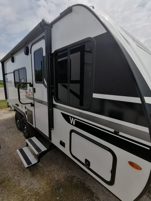 2026 WINNEBAGO MICRO MINNIE 2100BH in Travel Trailers & Campers in London - Image 3
