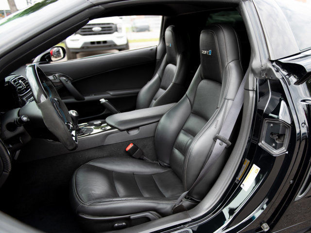 2011 Chevrolet Corvette ZR1 in Cars & Trucks in Calgary - Image 2