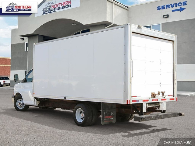 2013 GMC Savana Cutaway Standard CUBE VAN / BOX TRUCK in Cars & Trucks in Edmonton - Image 4