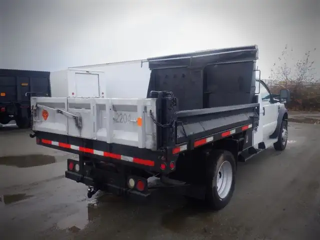 2008 ford F-550 Dump Box 2WD in Heavy Trucks in Richmond - Image 8