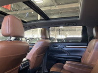 **MONTH-END SPECIAL!** FEATURING : V6 POWERED, AWD, 7 PASSENGER SEATING, WOOD TRIMS, PANORAMIC ROOF,... (image 6)