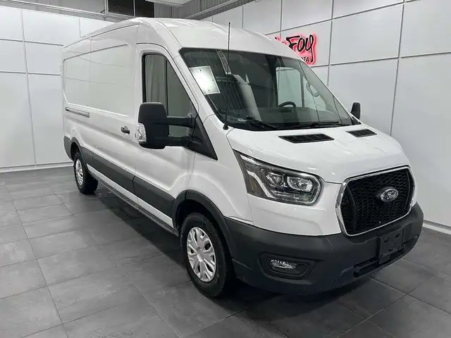 2023 Ford Transit Cargo Van T250 148 MEDIUM ROOF - HAUTEUR DE 6  in Cars & Trucks in Québec City - Image 2