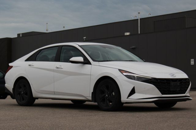 2023 Hyundai Elantra Preferred in Cars & Trucks in Calgary - Image 4