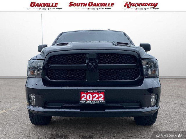 2022 Ram 1500 Classic EXPRESS | NIGHT EDITION | CREW | V8 | BACK in Cars & Trucks in Oakville / Halton Region - Image 2