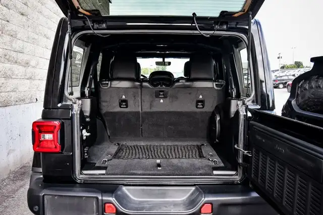 2023 Jeep Wrangler Rubicon • PREM. AUDIO • 4G WI-FI • CP/AA in Cars & Trucks in Kingston - Image 9