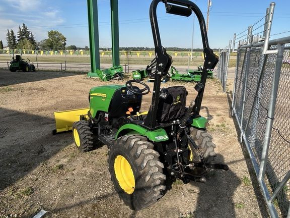 2014 John Deere 2025R in Farming Equipment in Lloydminster - Image 4