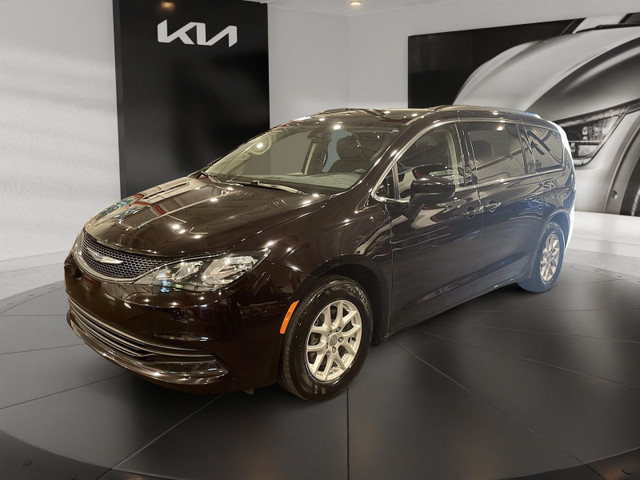 Chrysler Pacifica LX 2019 Bas kilométrage in Cars & Trucks in Saint-Hyacinthe