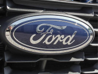 Experience the future of SUVs with the 2025 Ford Escape Active AWD. This brand new vehicle combines... (image 7)