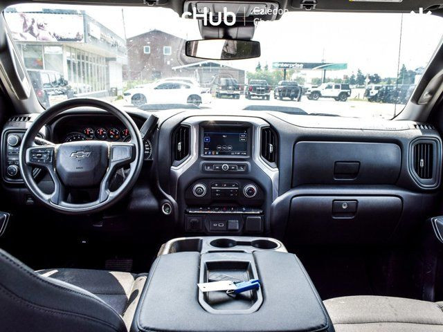 2022 Chevrolet Silverado 1500 Custom Trail Boss 4WD Crew Cab in Cars & Trucks in Mississauga / Peel Region - Image 2