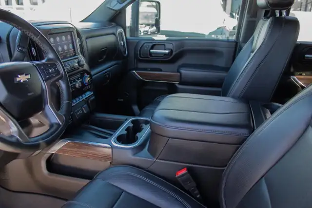 2023 Chevrolet Silverado 3500 4WD Crew CAB Dually * GM CERTIFIED dans Autos et camions dans Ville d’Edmonton - Image 12