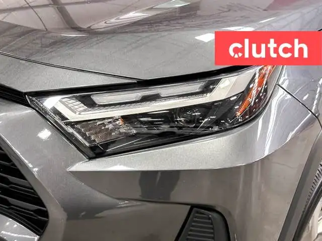 2022 Toyota RAV4 XLE AWD w/ Apple CarPlay, Heated Front Seats, R dans Autos et camions dans Ville de Toronto - Image 9