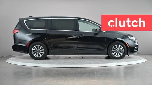 2023 Chrysler Pacifica Hybrid Touring-L w/ Apple CarPlay, Heated in Cars & Trucks in City of Toronto - Image 4