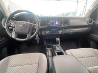 À voir! / Come see it! BAS KILOMÉTRAGE / LOW MILEAGE. Version SR Crew 4x4 avec Moteur V6 3.5L, Siège... (image 9)