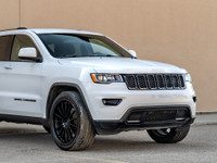 CARGET AUTOMOTIVE is thrilled to offer this 2021 Jeep Grand Cherokee Laredo, a well-equipped midsize... (image 3)