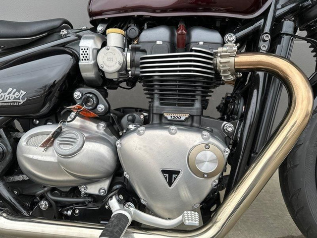 2020 Triumph Bonneville T120 Cranberry Red and Aluminium Silver in Street, Cruisers & Choppers in Edmonton - Image 2