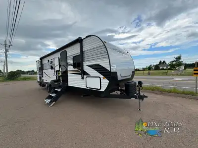 KZ Sportsmen SE travel trailer 261BHKSE highlights: 10 Cu. Ft. 12 Volt Refrigerator Sink Covers Bath...