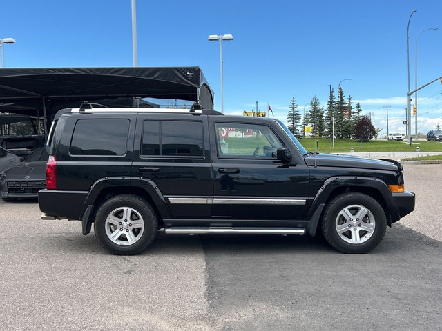 2009 Jeep Commander LIMITED 4X4 - LOW KM'S / ONE OWNER / 7 PASSE in Cars & Trucks in Calgary - Image 4