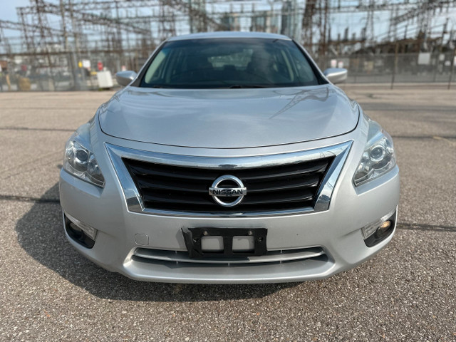 2014 Nissan Altima in Cars & Trucks in City of Toronto - Image 2
