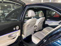**MONTH-END SPECIAL!** FEATURING : AMG PACKAGE, WOOD TRIMS, MULTICOLOUR AMBIENT LIGHTING, DIGITAL GA... (image 6)