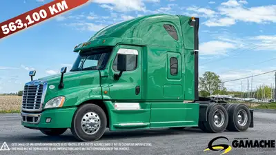Heavy truck - # STOCK: C-36323 2015 FREIGHTLINER CASCADIA CAMION CONVENTIONNEL AVEC COUCHETTE 2015 F...
