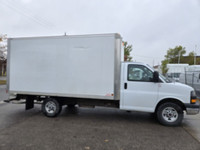 FULLY SERVICED AND ONTARIO SAFETY STANDARDS CERTIFIED AT NO ADDITIONAL COST! 2017 GMC Savana G3500 (... (image 1)