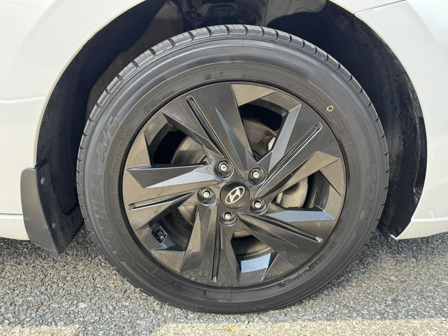 Élantra Preferred Hybride Volant chauffant Sièges avant chauffan in Cars & Trucks in Trois-Rivières - Image 4