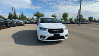 2024 Chrysler Pacifica Touring-L Command the road in this 2024 Chrysler Pacifica Touring-L, boasting... (image 7)
