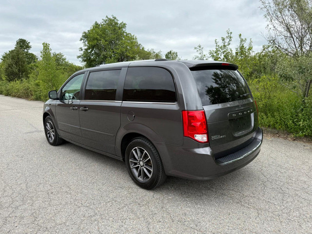 2016 Dodge Grand Caravan SXT PREMIUM PLUS | CLEAN CARFAX | SUNRO in Cars & Trucks in Oshawa / Durham Region - Image 4