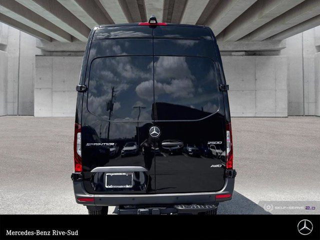 2025 Mercedes-Benz Sprinter 2500 170 Wheelbase High Roof AWD in Cars & Trucks in Longueuil / South Shore - Image 4