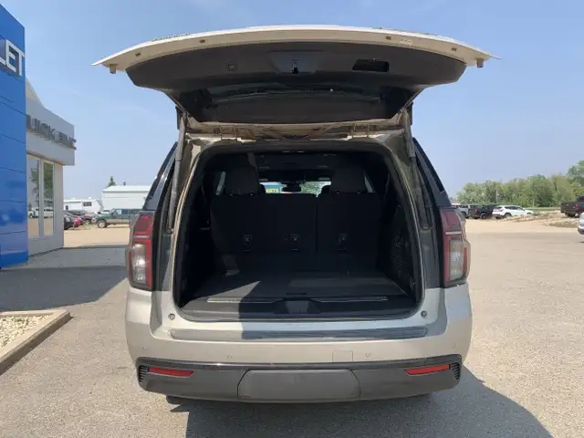 2023 Chevrolet Suburban RST in Cars & Trucks in Brandon - Image 11