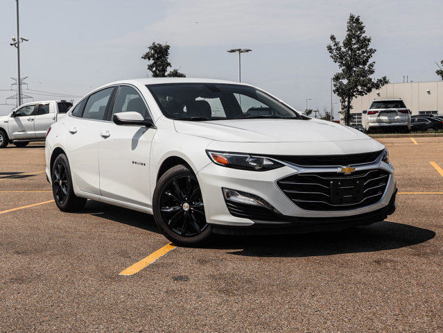 2022 Chevrolet Malibu LT 1.5T in Cars & Trucks in Strathcona County - Image 2