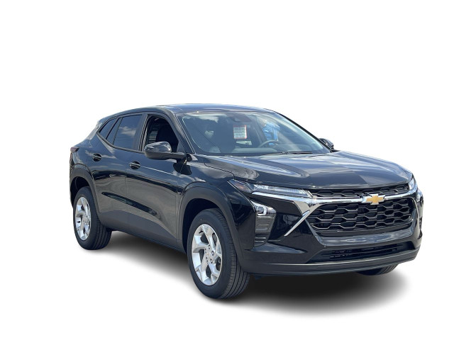2025 Chevrolet Trax LS in Cars & Trucks in City of Montréal - Image 2