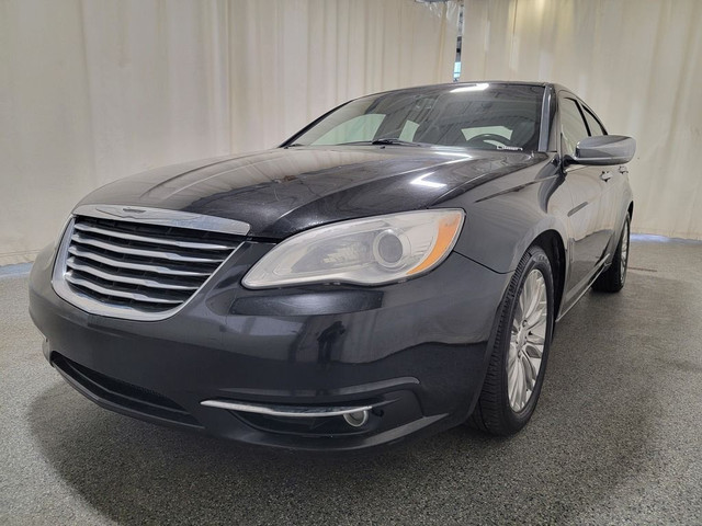  2014 Chrysler 200 | LEATHER | BLUETOOTH READY | in Cars & Trucks in Regina - Image 2