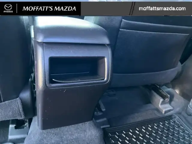 2014 Toyota Camry SE dans Autos et camions dans Barrie - Image 47