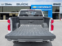 2021 Chevrolet Silverado 1500 Short Box Crew Cab 4WD Z71 Off-Road, Duramax Diesel Exterior: Summit W... (image 9)