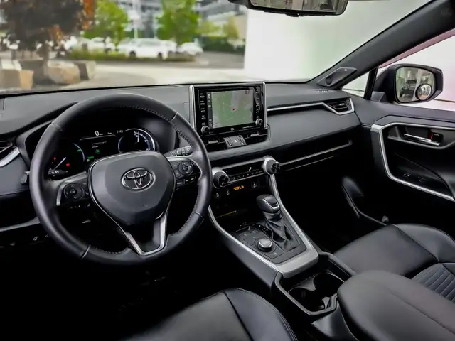 2021 Toyota RAV4 Hybrid XSE AWD in Cars & Trucks in City of Toronto - Image 15