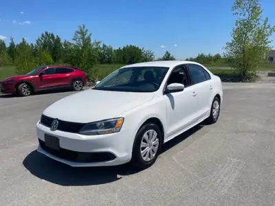 Volkswagen Jetta 2014 Automatique 4cyl 2.0L 192 000km Voiture toujours entretenu chez le concessionn...