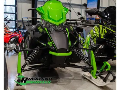 2019 Arctic Cat ZR 6000 ES 137 WITH STUDDED TRACK Motoneige 2019 ZR 6000 Haute Performance, Ingénier...