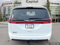 This Chrysler Pacifica has a strong Regular Unleaded V-6 3.6 L/220 engine powering this Automatic tr... (image 4)