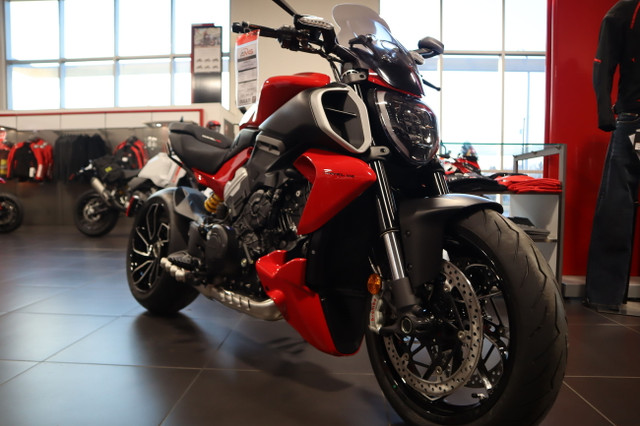 Ducati diavel 2024 akrapovic exhaust