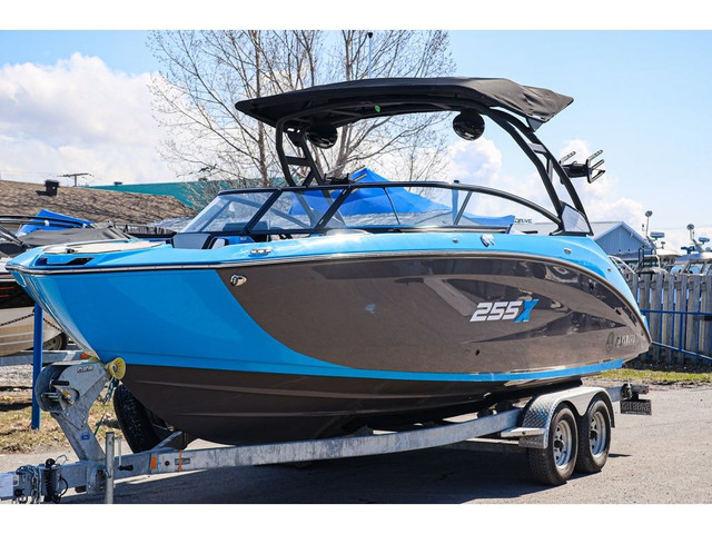  2022 Yamaha 255 XD in Powerboats & Motorboats in Québec City - Image 4