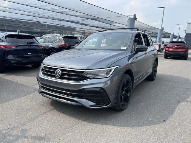 2023 Volkswagen Tiguan COMFORTLINE | R-LINE | MOONROOF | BACK in Cars & Trucks in Calgary