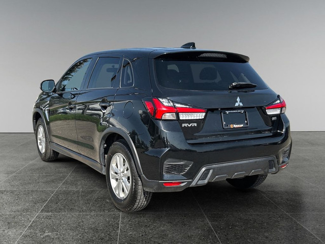 2021 Mitsubishi RVR SE AWD / Heated Seats / Back up Camera in Cars & Trucks in Calgary - Image 4