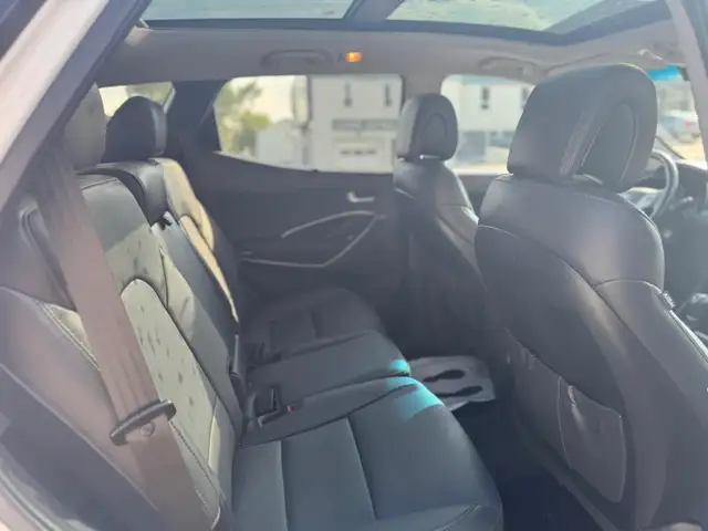 2018 Hyundai Santa Fe Sport 2.4L SE AWD in Cars & Trucks in Calgary - Image 10
