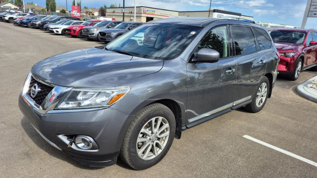2015 NISSAN Pathfinder SL in Cars & Trucks in Lloydminster
