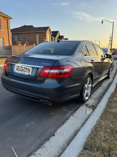 2010 Mercedes Benz E350 AMG EDITION AWD 4-Matic Heated seats, updated touched screen display, panora...